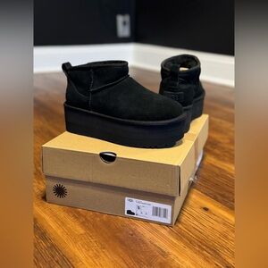 Ugg Classic Ultra Mini Platform - New with all original packing/box